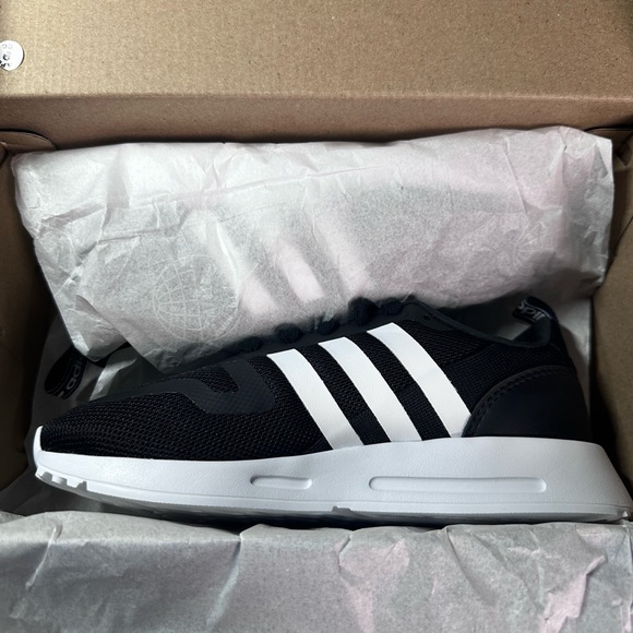 ADDIAS MULTIX C CHILDRENS SHOE *NEW*** - Picture 3 of 10